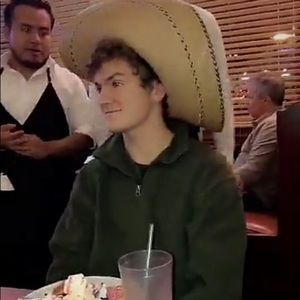 Meet your Posher, Bret